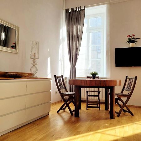 Przytulne Apartamenty W Centrum Warszawy Lok 2 Warschau Exterior foto