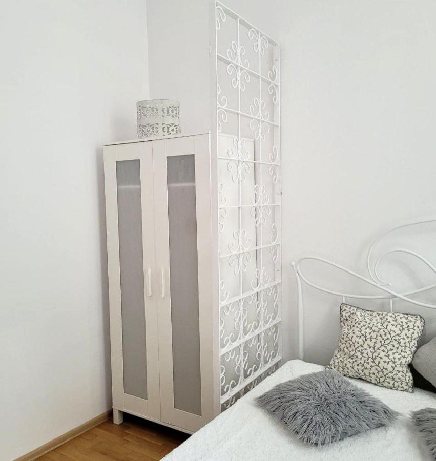 Przytulne Apartamenty W Centrum Warszawy Lok 2 Warschau Exterior foto